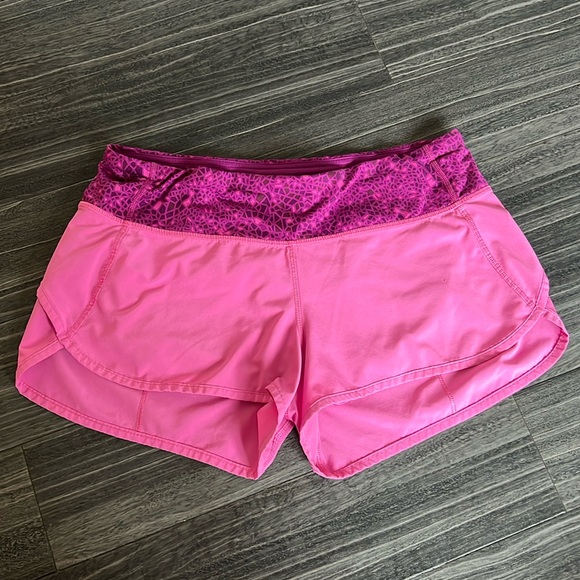 Lululemon Speed Up Shorts - Picture 2 of 5